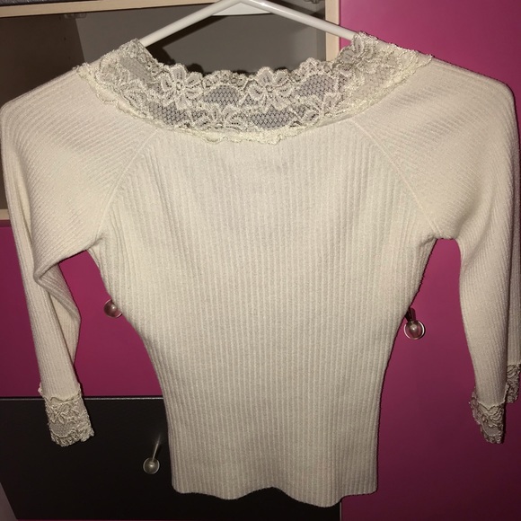 Urban Behaviour Collection White Lace Top - Picture 2 of 4